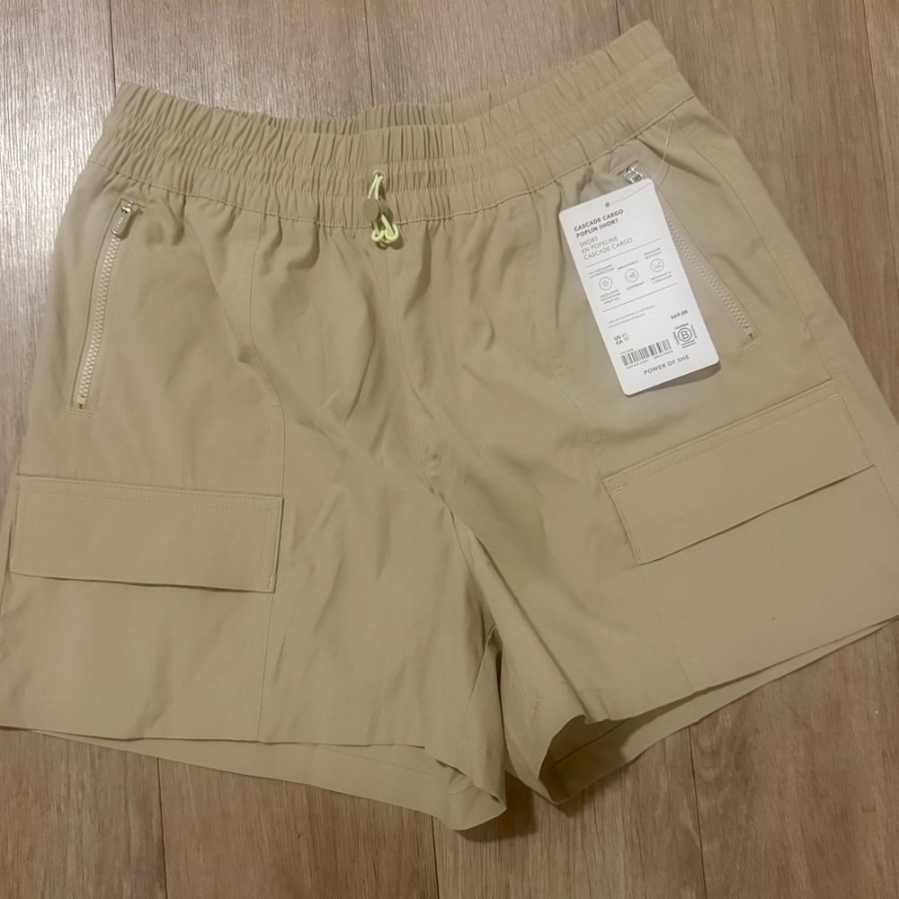 Athletica Women’s Cascade Cargo Shorts - Picture 2 of 4